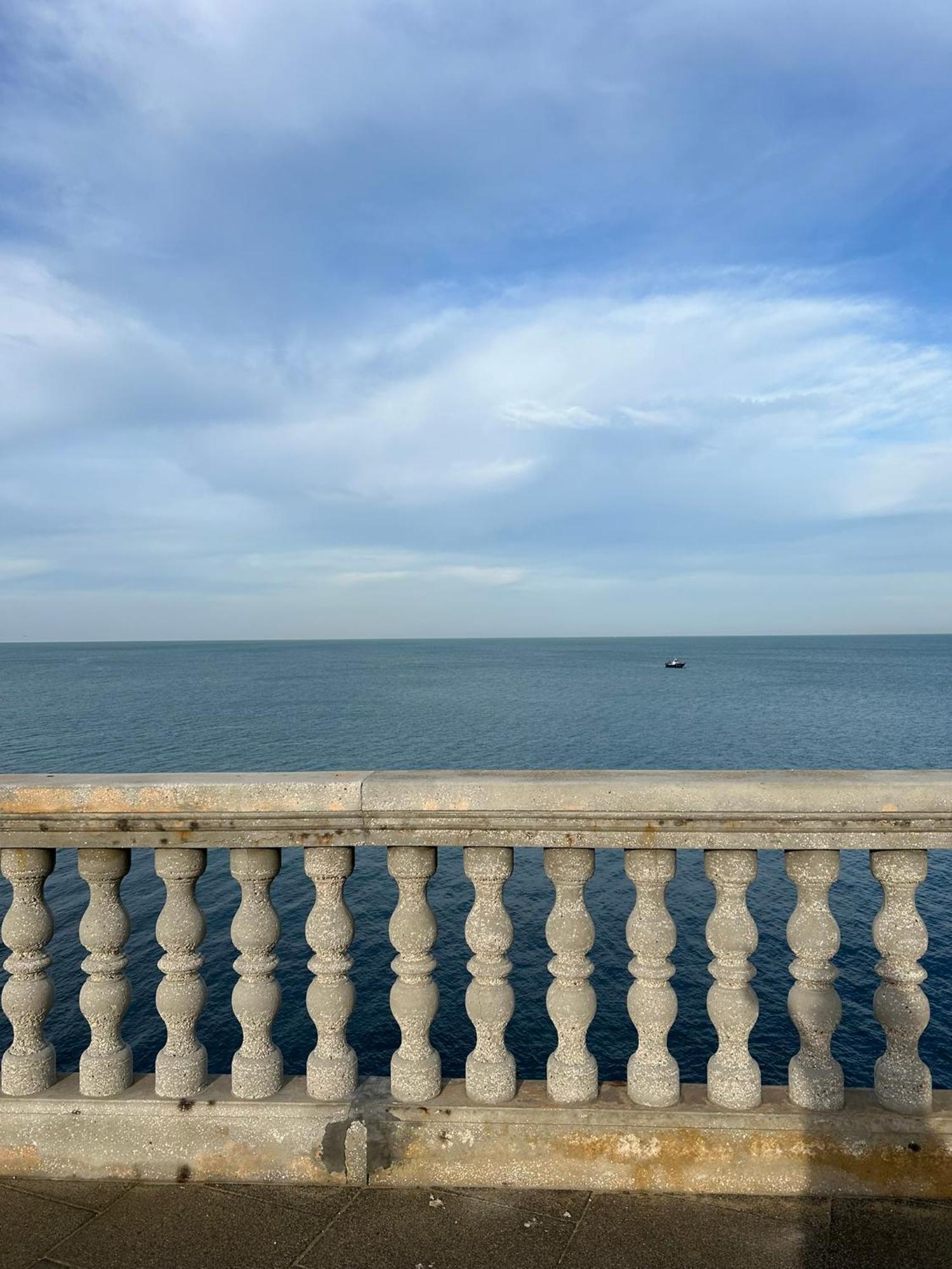 Apartamento Premium En Plaza Mina Minimalismo Y Confort A Pasos Del Mar Cadix Extérieur photo